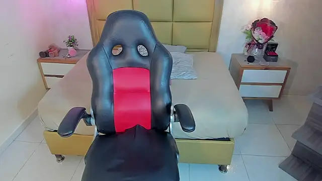 MELISSAROUGE online show from February 27, 2026, 7:57 pm