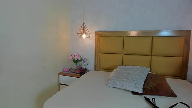 MELISSAROUGE online show from June 6, 2026, 7:41 pm