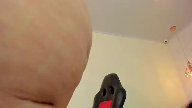 MELISSAROUGE online show from June 18, 2026, 2:00 pm