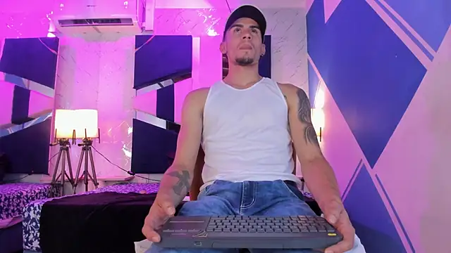 StrapSwingers online show from October 29, 2025, 7:57 pm