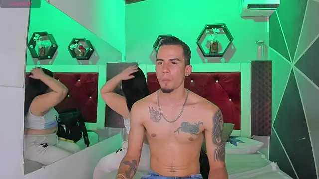 StrapSwingers online show from September 13, 2025, 7:58 pm