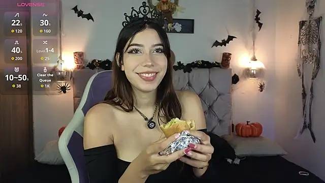 lila min online show from October 15, 2025, 2:14 pm