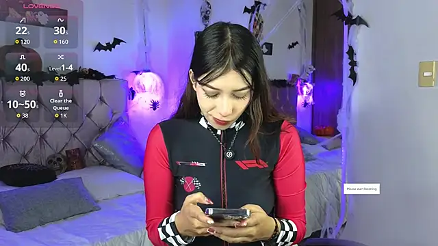 lila min online show from October 23, 2025, 2:16 pm