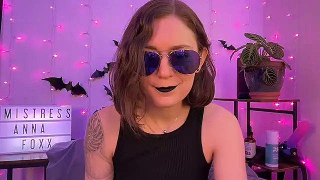 mistressannafoxx online show from November 14, 2025, 10:13 pm
