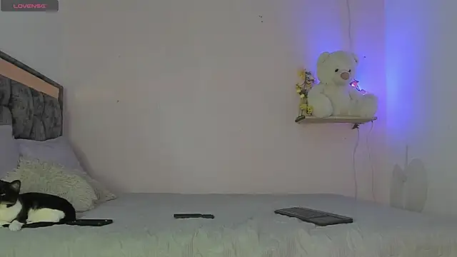 Snapshot of Im_letty chatting on April 2, 2026, 8:37 pm Im letty online show from April 2, 2026, 8:37 pm