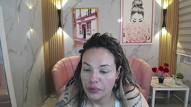 Jade Jones a online show from November 18, 2025, 4:05 am