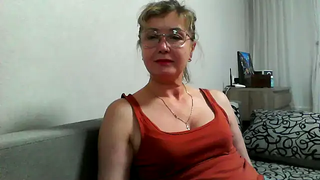 IrynaMolbertx online show from October 10, 2025, 4:52 pm