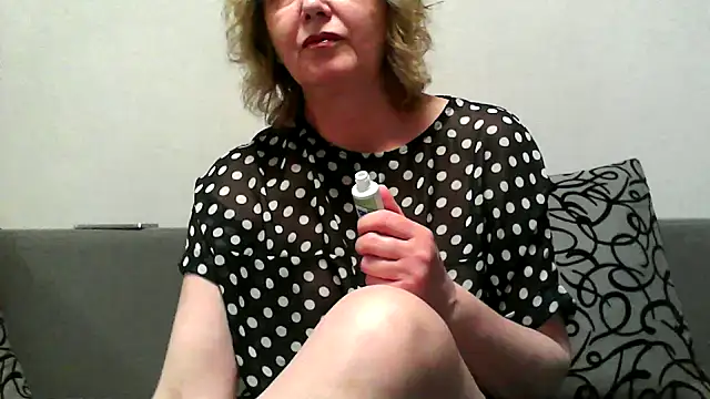 IrynaMolbertx online show from January 13, 2026, 4:55 pm