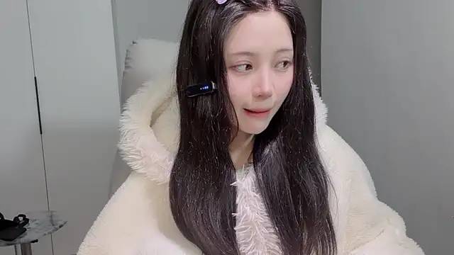 Snapshot of Amy-i chatting on March 7, 2026, 3:39 pm Amy-i online show from March 7, 2026, 3:39 pm