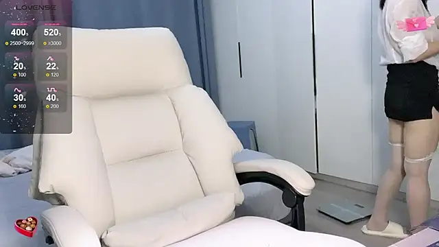 Amy-i online show from September 9, 2025, 10:03 am