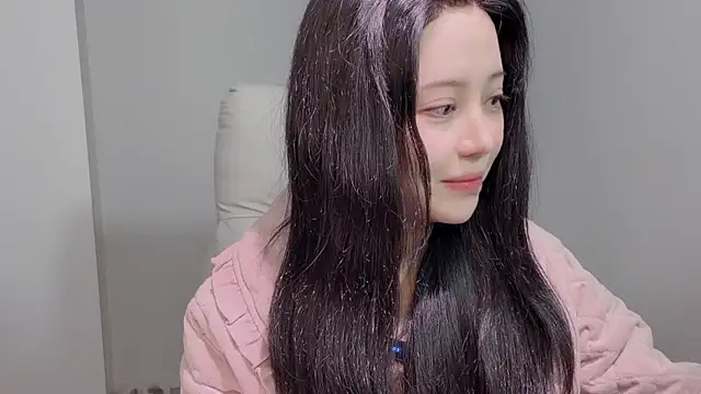 Snapshot of Amy-i chatting on March 5, 2026, 2:46 pm Amy-i online show from March 5, 2026, 2:46 pm