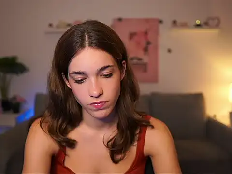 kissie cat online show from September 16, 2025, 1:12 pm