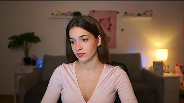 kissie cat online show from December 15, 2025, 2:12 pm