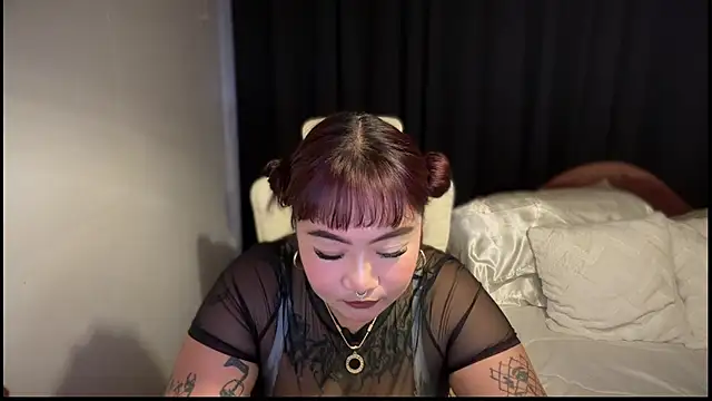  XXXKittyTingles online show from November 24, 2025, 4:45 am