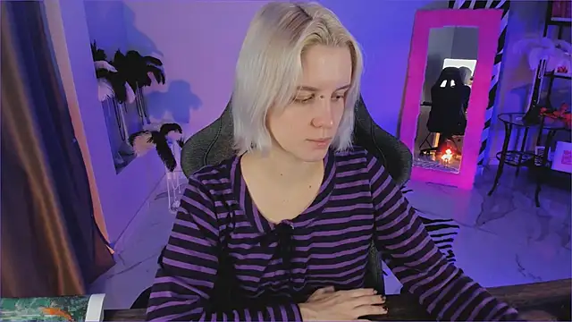 BethanyCloud online show from December 4, 2025, 5:17 am