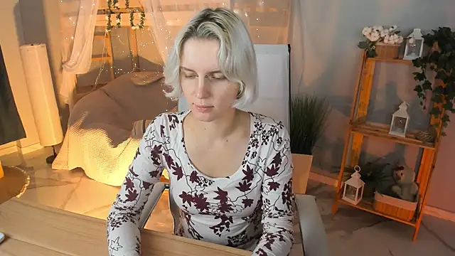 BethanyCloud online show from October 13, 2025, 5:20 am