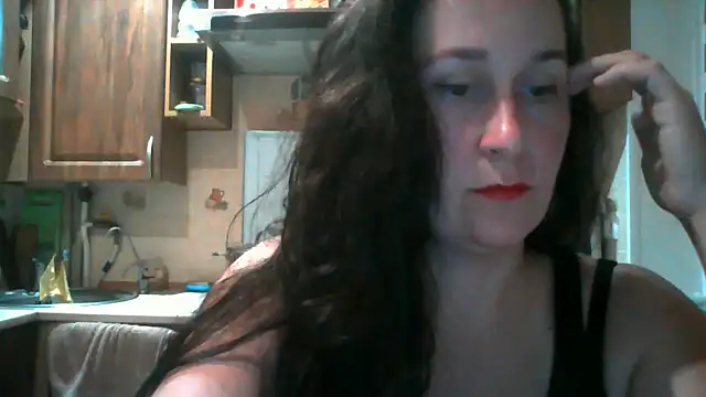 Amandda  online show from September 15, 2025, 5:57 pm