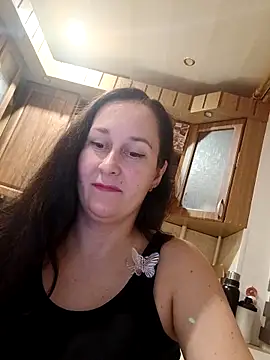 Amandda  online show from October 13, 2025, 6:20 pm