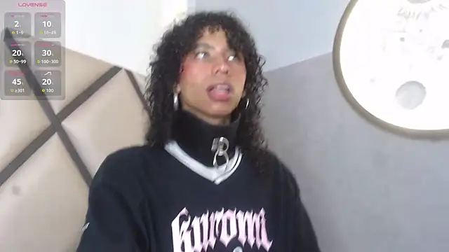 Snapshot of venus-03 chatting on February 7, 2026, 3:47 am venus-03 online show from February 7, 2026, 3:47 am