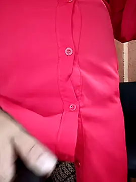 Mia-Glow online show from November 19, 2025, 12:32 am