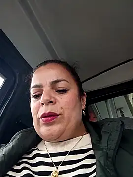 Mia-Glow online show from September 10, 2025, 4:17 pm