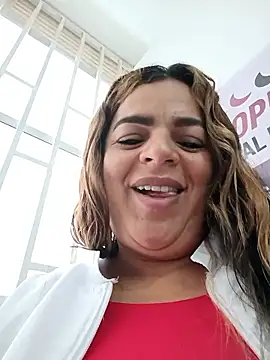 Mia-Glow online show from January 6, 2026, 12:09 pm