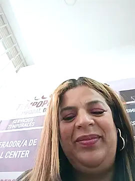 Mia-Glow online show from December 19, 2025, 12:29 pm