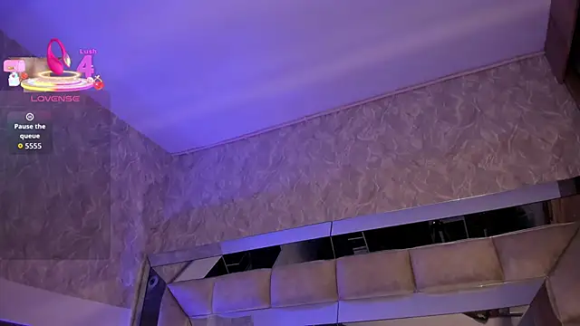 PAULETEJOHNSON online show from October 17, 2025, 3:21 am