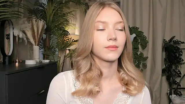 ChinBonnell online show from October 11, 2025, 5:52 am