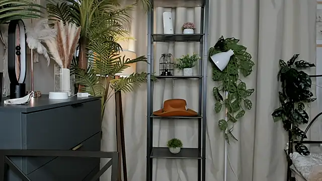 ChinBonnell online show from September 24, 2025, 5:47 am