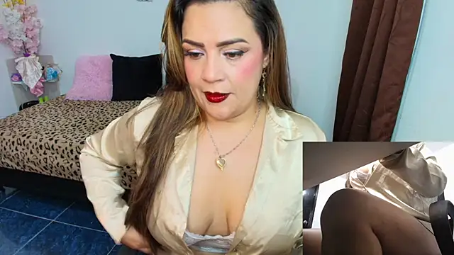 Paulina-Becerraa online show from May 5, 2026, 4:37 am