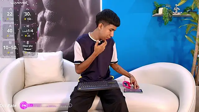 ender h0t online show from September 10, 2025, 1:43 pm