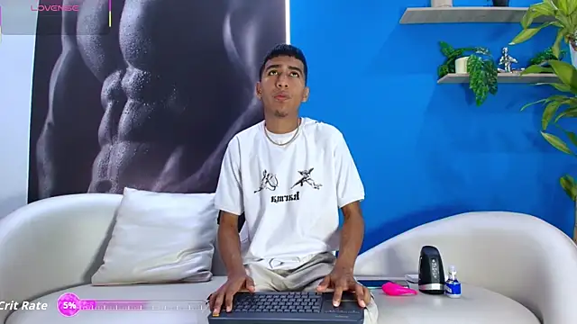 ender h0t online show from September 25, 2025, 2:12 pm