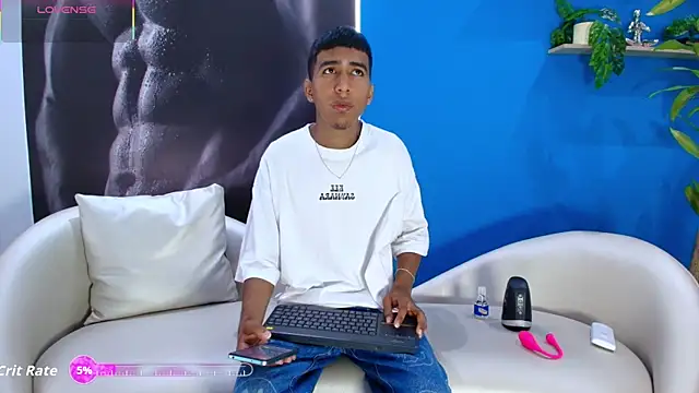 ender h0t online show from September 27, 2025, 2:12 pm