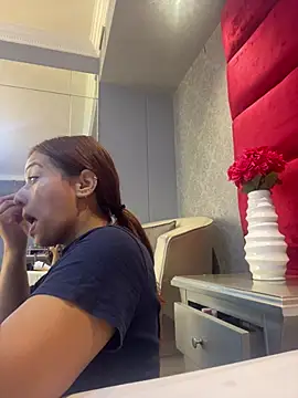 Snapshot of VictoriaFerro chatting on July 31, 2026, 1:32 pm VictoriaFerro online show from July 31, 2026, 1:32 pm