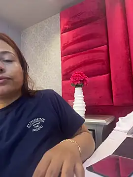 VictoriaFerro online show from June 19, 2026, 1:17 pm