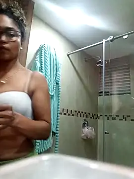 BiiancaEstradaa online show from September 18, 2025, 9:40 pm