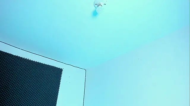 Ellope  online show from November 7, 2025, 10:03 pm