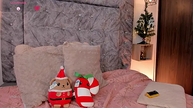 Seraphyne666 online show from November 21, 2025, 7:24 pm