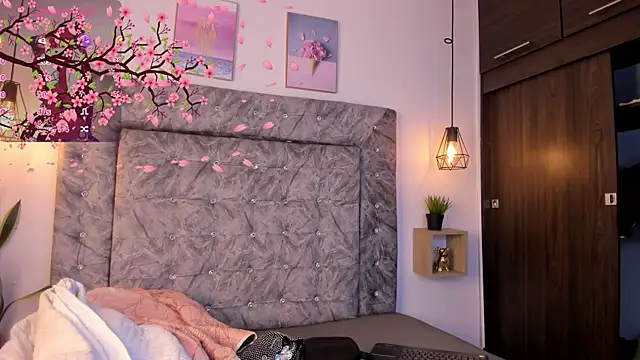 Seraphyne666 online show from October 21, 2025, 12:48 pm