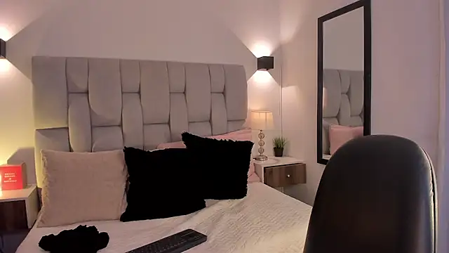 Seraphyne666 online show from March 9, 2026, 4:54 pm