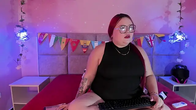Lushi Love online show from June 22, 2026, 2:06 am