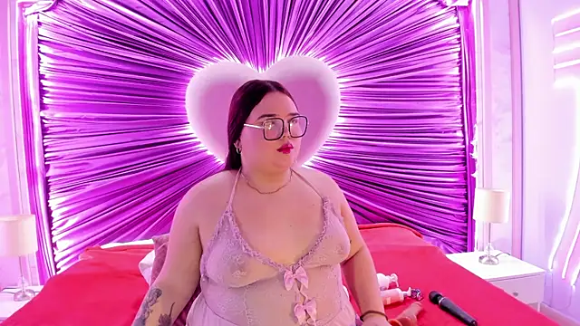Lushi Love online show from July 18, 2026, 3:04 am