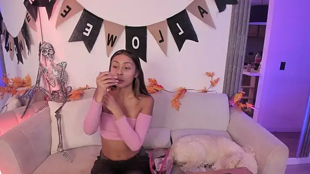 Snapshot of spicy_angels_ chatting on October 12, 2025, 3:30 am spicy angels online show from October 12, 2025, 3:30 am