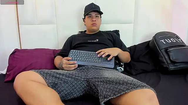 Naim Bennetsex online show from September 16, 2025, 5:25 pm