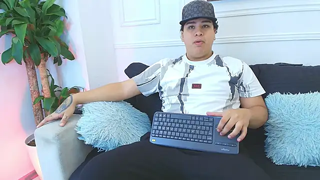 Naim Bennetsex online show from November 27, 2025, 6:19 pm