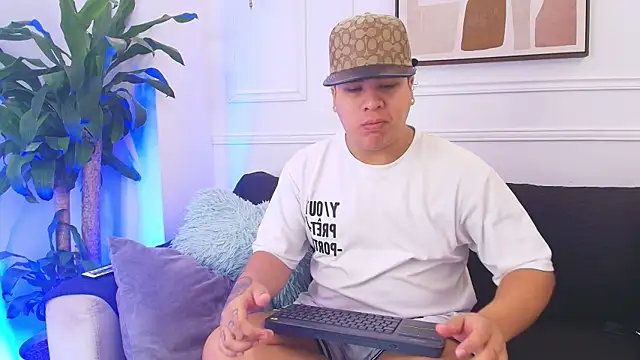 Naim Bennetsex online show from October 13, 2025, 6:20 pm