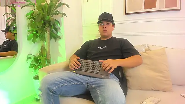 Naim Bennetsex online show from September 25, 2025, 6:36 pm