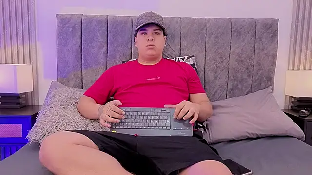 Naim Bennetsex online show from September 18, 2025, 4:32 pm