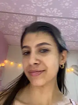 Lenapink19 online show from November 19, 2025, 10:43 pm